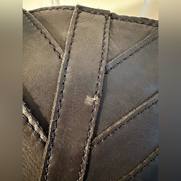 MARGOT Black Genuine Leather Chevron Hobo Bag Purse Adjustable Strap North/South - Picture 16 of 16